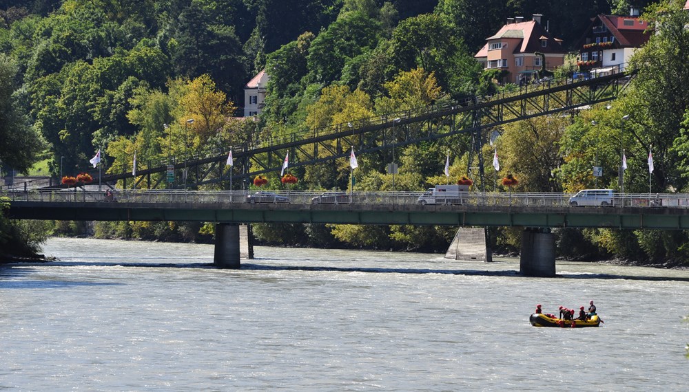 An der Mühlauer Brücke wird gearbeitet.