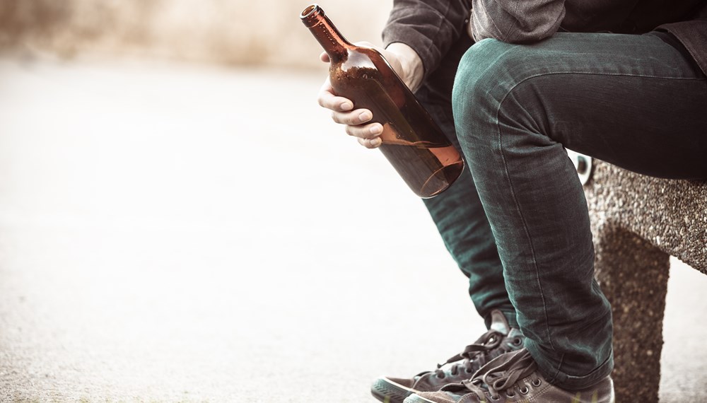 Niemand muss alleine gegen eine Alkoholsucht ankämpfen. Die MitarbeiterInnen von NIKADO sind täglich von 12.30 bis 18.30 Uhr als Ansprechpersonen da.