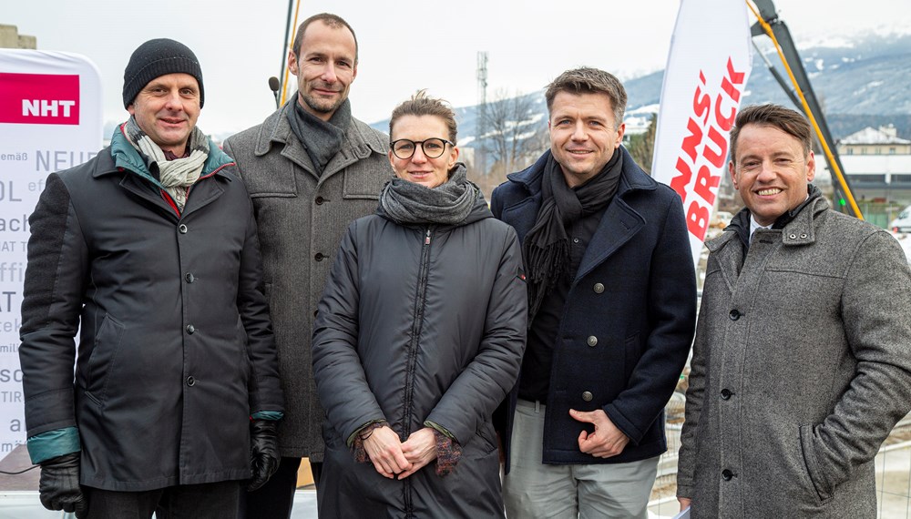 IIG-Projektleiter Martin Franzmair, Georg Preyer (Geschäftsbereichsleiter Technik, IIG), Architektin Birgit Kornmüller, Architekt Gerald Zehetner (beide bogenfeld ARCHITEKTUR) und IIG-Geschäftsführer Franz Danler