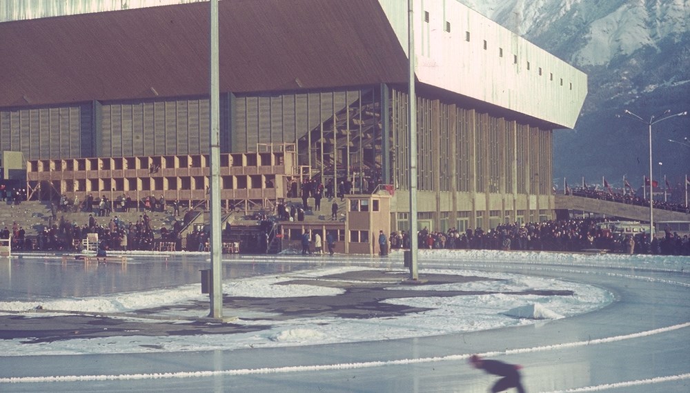 Die Olympiahalle war bei den Olympischen Winterspielen 1964 Austragungsort der Eisbewerbe.