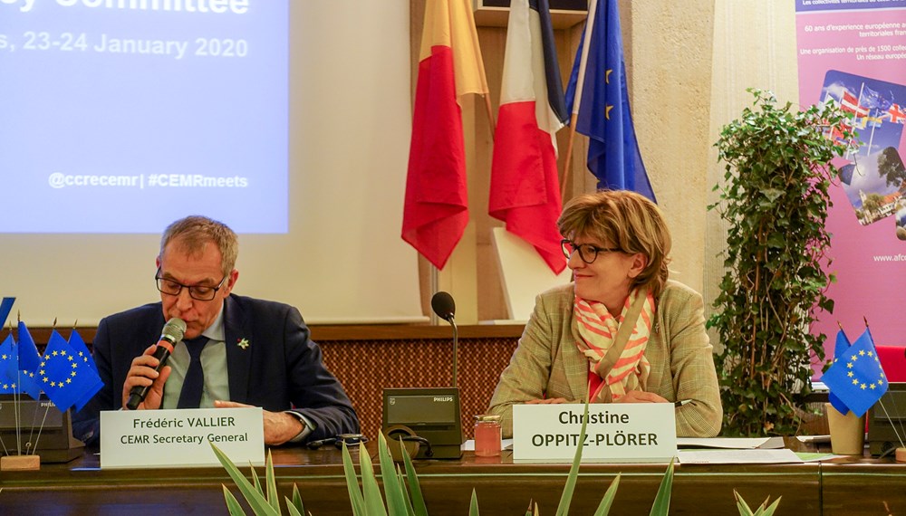 Stadträtin Christine Oppitz-Plörer präsentierte kurz die vergangenen drei Jahre als Finanzreferentin des RGRE, bevor sie von den Delegierten wiedergewählt wurde.