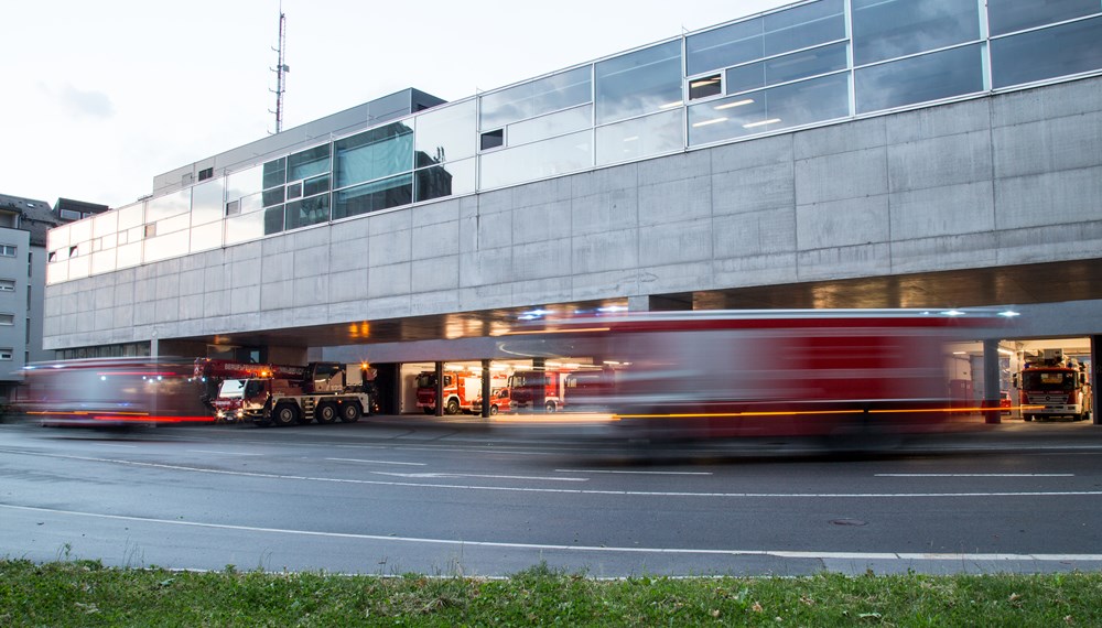 Mindestens 23 Feuerwehrleute sind rund um die Uhr auf der Hauptfeuerwache im Dienst.
