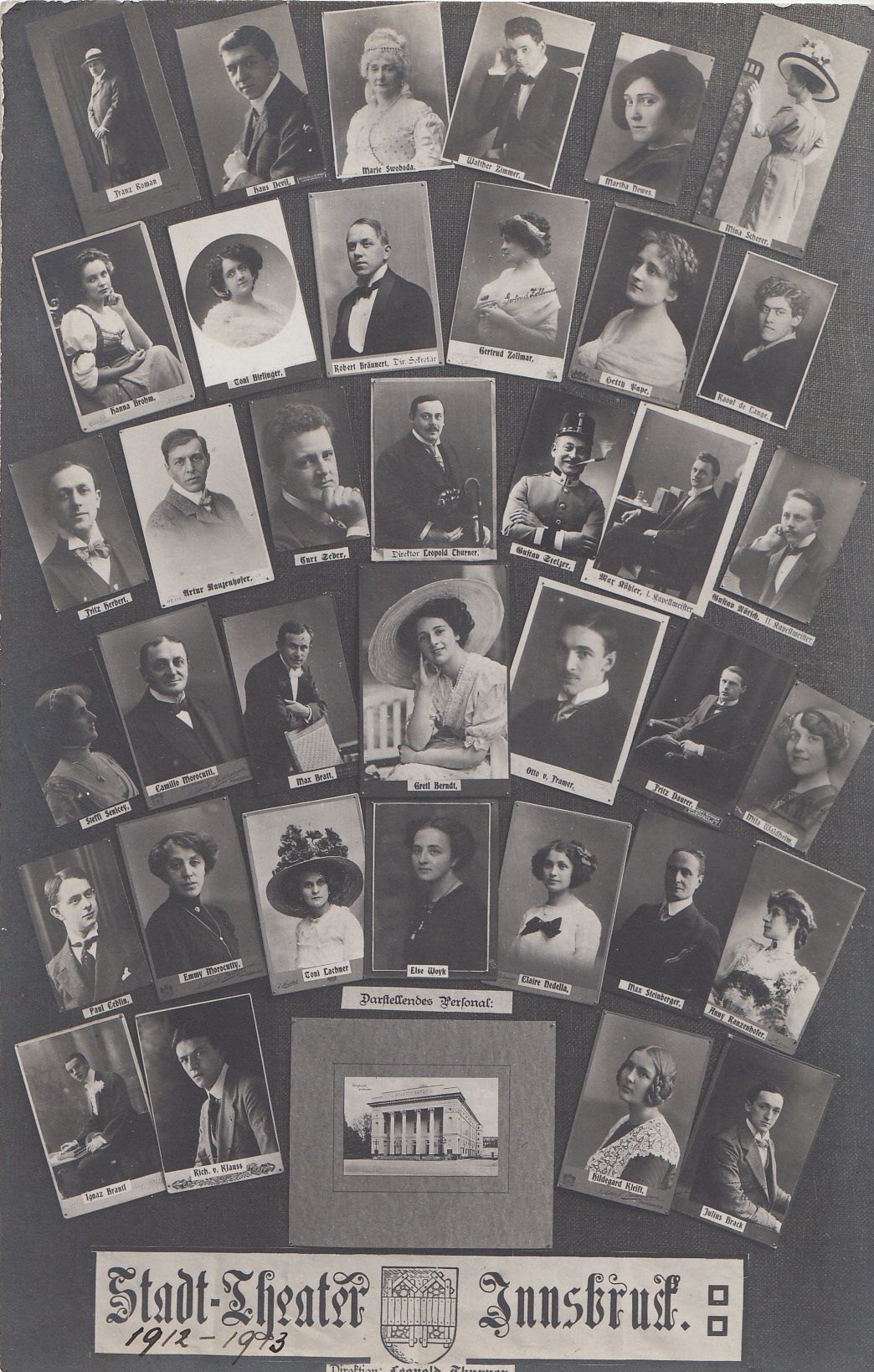 Eine reiche Auswahl an möglichen Schönheitsköniginnen im Theater.