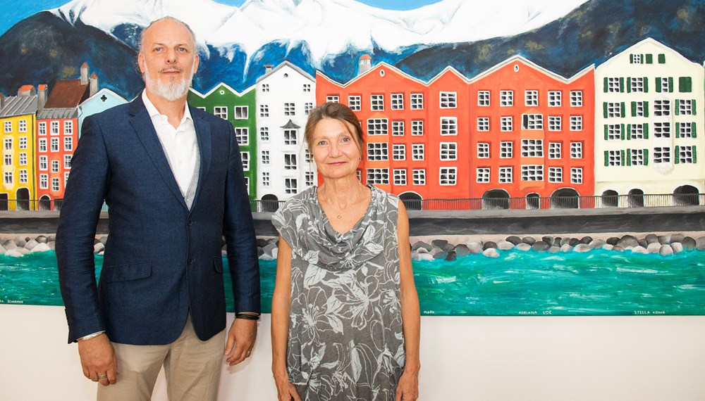 Vizebürgermeisterin Uschi Schwarzl empfing den Konsul von Ungarn und Attaché für Kultur, Wissenschaft und Sport, Ervin Hervé-Lóránth, im Rathaus in Innsbruck. Dabei tauschten sich die beiden über Themen aus dem Kulturbereich aus und intensivierten ihre Beziehungen.