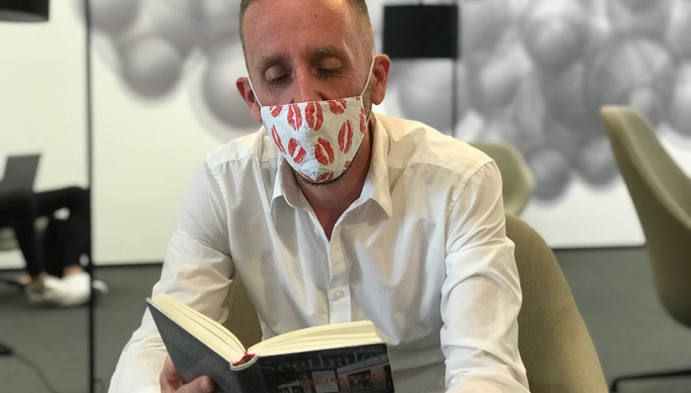 In der Stadtbibliothek wird ab Montag, 31. August 2020, das verpflichtende Tragen eines Mund-Nasen-Schutzes eingeführt.