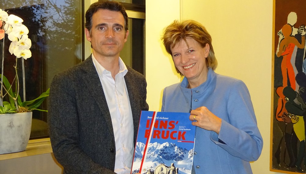50 Jahre Städtepartnerschaft zwischen Grenoble und Innsbruck: Bürgermeisterin Christine Oppitz-Plörer, Vizebürgermeisterin Sonja Pitscheider, Stadtrat Gerhard Fritz, Stadtrat Franz Gruber sowie einige GemeinderätInnen besuchten die Partnerstadt in Frankreich vom 08. bis 10. Oktober. Empfangen wurde die Innsbrucker Delegation von Bürgermeister Eric Piolle und François Langlois (Direction Général des Services).