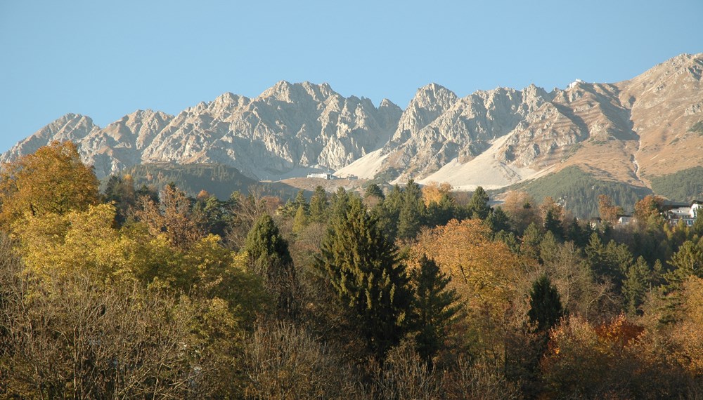 Der Höttinger-Alm-Weg auf der Nordkette ist zwischenzeitlich aufgrund von Schadholz-Arbeiten gesperrt.