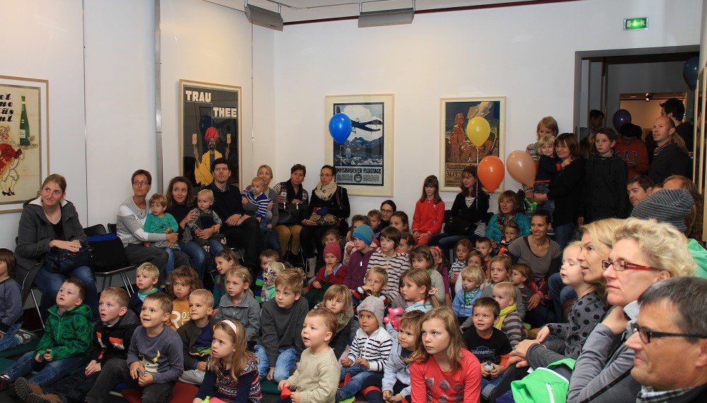 Am 10. Familientag konnten sich die Innsbrucker Stadtmuseen in ihren beiden Häusern über mehr als 2.500 große und kleine BesucherInnen freuen.