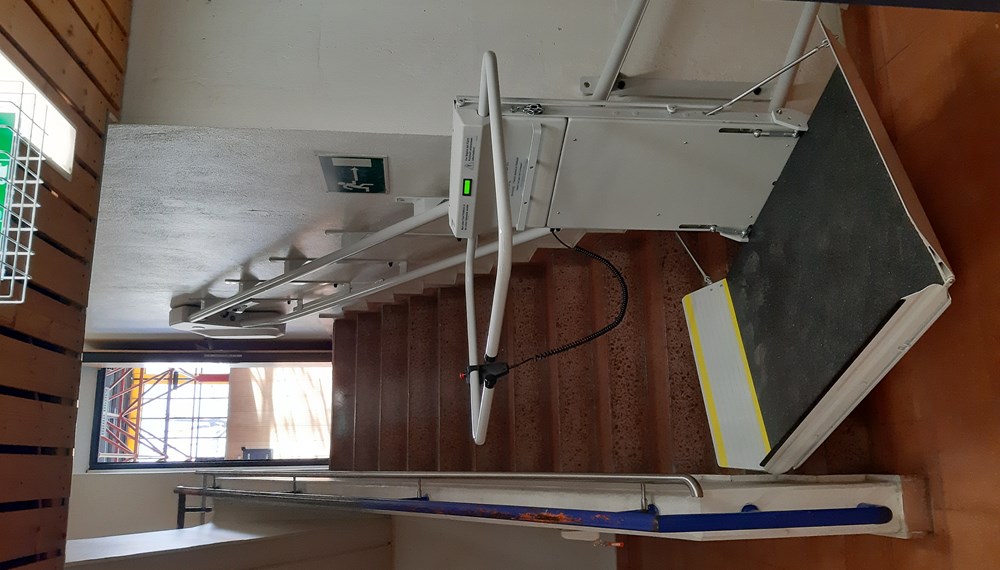 Inklusion ermöglicht Teilhabe – sei es durch bauliche Maßnahmen
wie der neue Treppenlift in der MS O-Dorf oder durch partizipative
pädagogische Konzepte wie an der Schule am Inn.