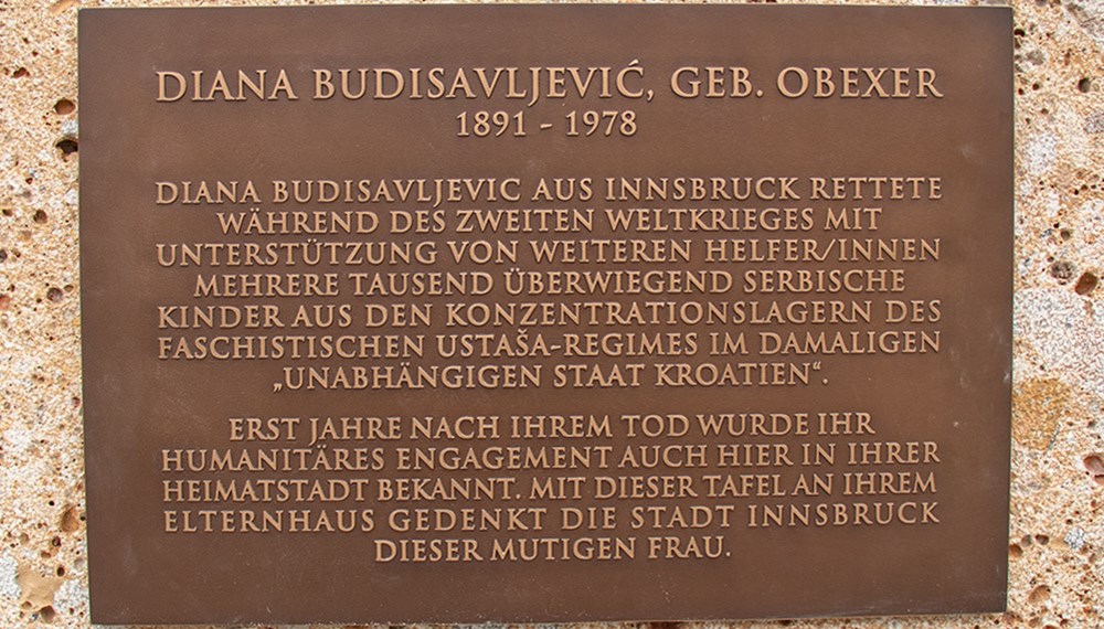 Die Gedenktafel an der Maria-Theresien-Straße 15