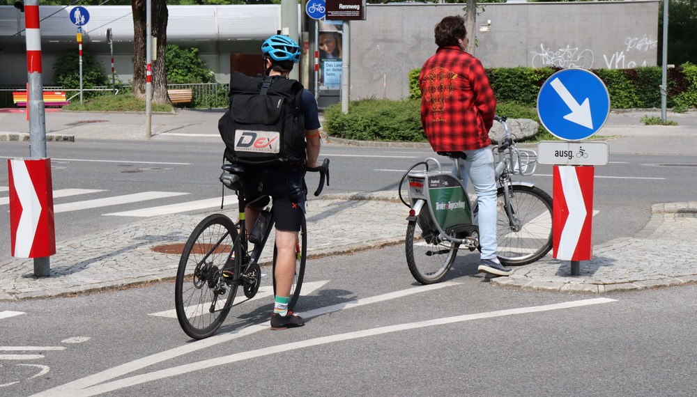 SchülerInnen und Studierende nützen das Fahrrad laut IMAD-Studie im Sommer am häufigsten.