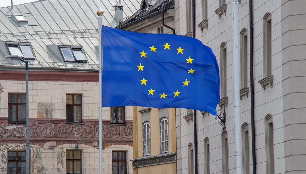 Anlässlich des Europatages am 9. Mai wehen in ganz Innsbruck die Europafahnen.