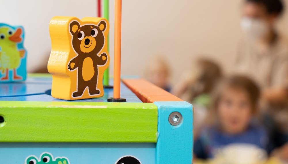 In den Betreuungseinrichtungen lernen Kinder neben pädagogischen Inhalten auch soziales Verhalten und knüpfen erste Freundschaften.