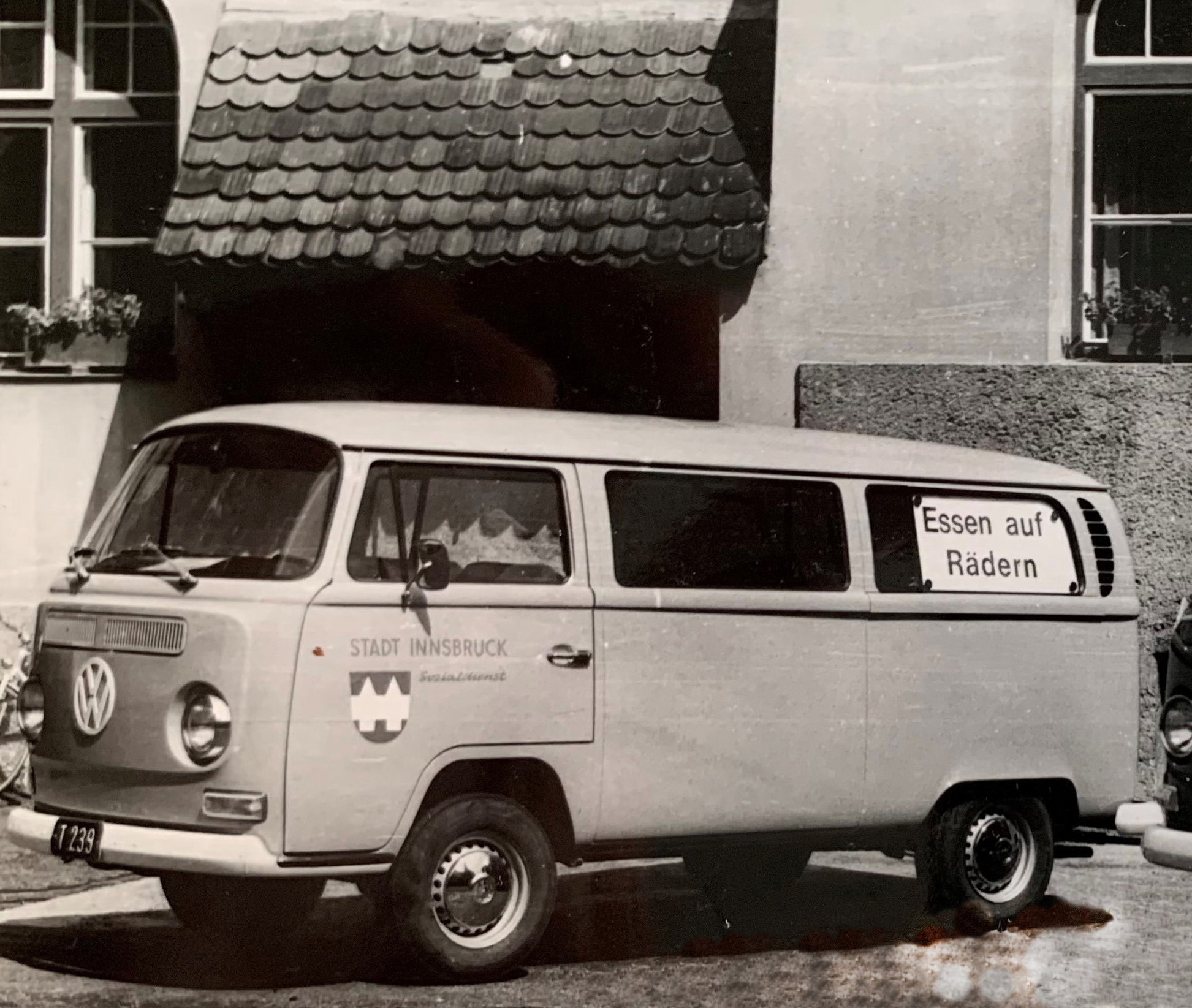 Wie alles begann: Der Essen auf Rädern-Lieferbus im Jahr 1971...