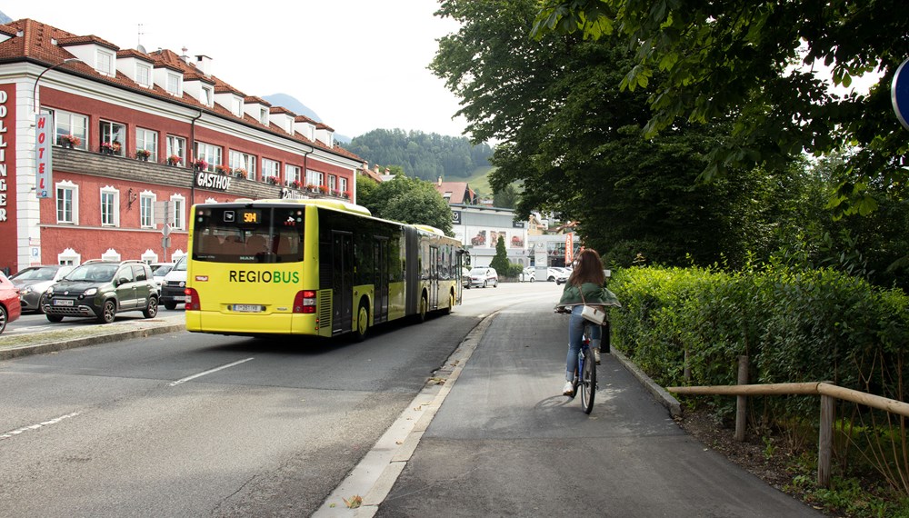 Der viel frequentierte Fuß- und Radweg an der Hallerstraße wurde im Zuge der Sanierungen attraktiviert.