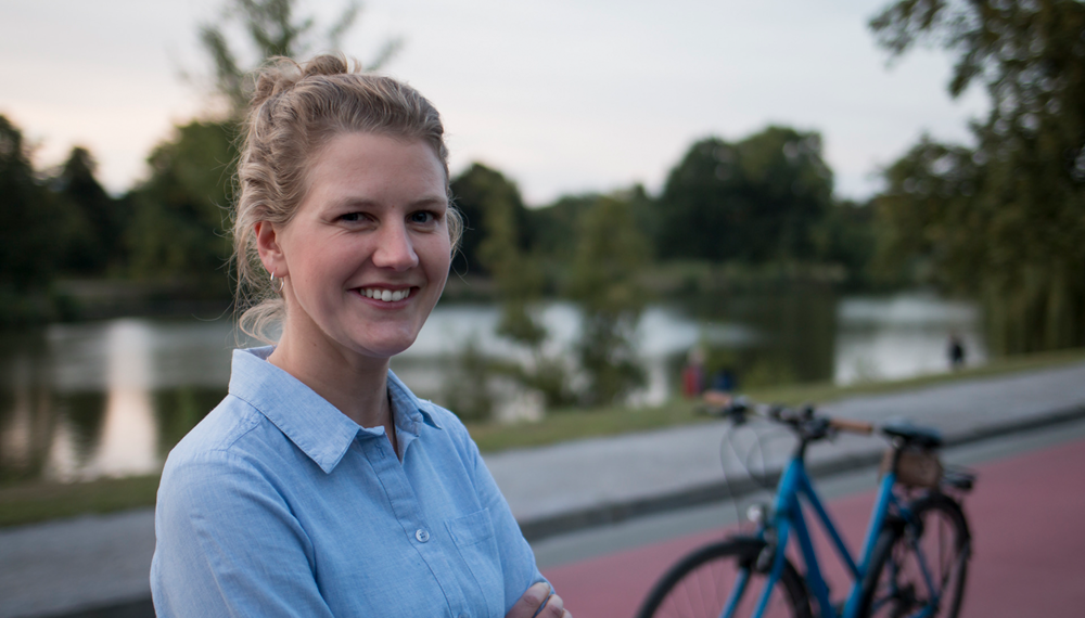 In der Stadtbibliothek Innsbruck spricht Annika Schröder über Ideen, die die Stadt Münster für urbane Fahrradmobilität für heute und morgen anvisiert.