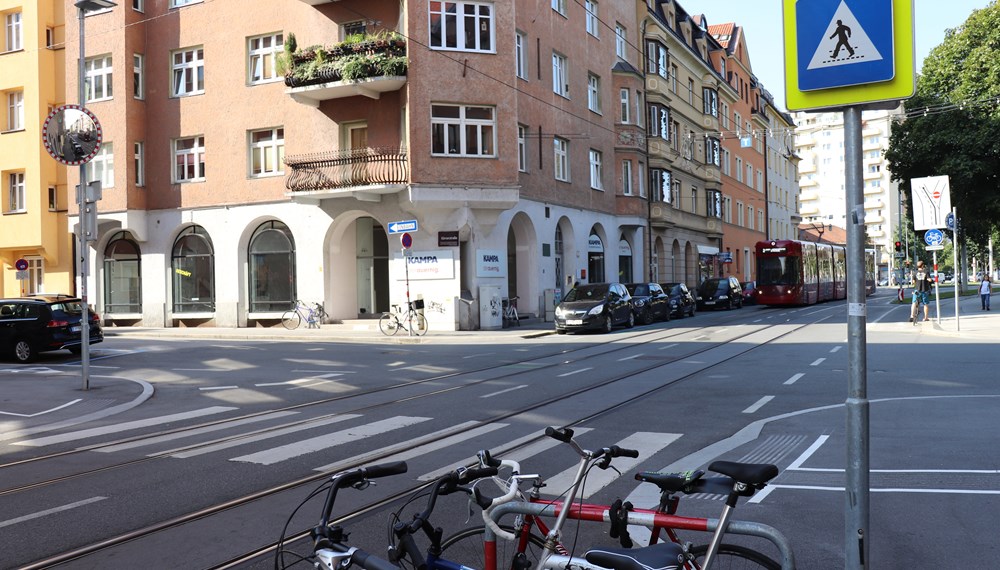 Im Kreuzungsbereich Defreggerstraße/Körnerstraße im Bereich des Rapoldiparks kommt es zur zweitweisen Änderung der Parkordnung.