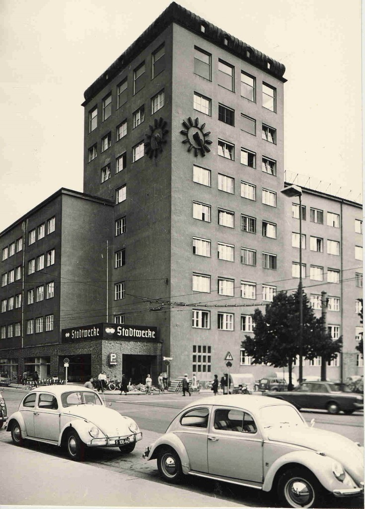 Lois Welzenbacher realisierte 1926/1927 Innsbrucks erstes Hochhaus, den damaligen Sitz der Elektrizitätswerke und heutige IKB-Zentrale.