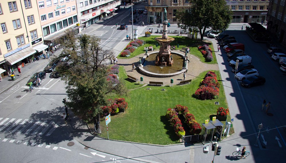 30 neue Bäume sowie die geplante Verkehrsberuhigung sollen den Bozner Platz zukünftig attraktivieren.