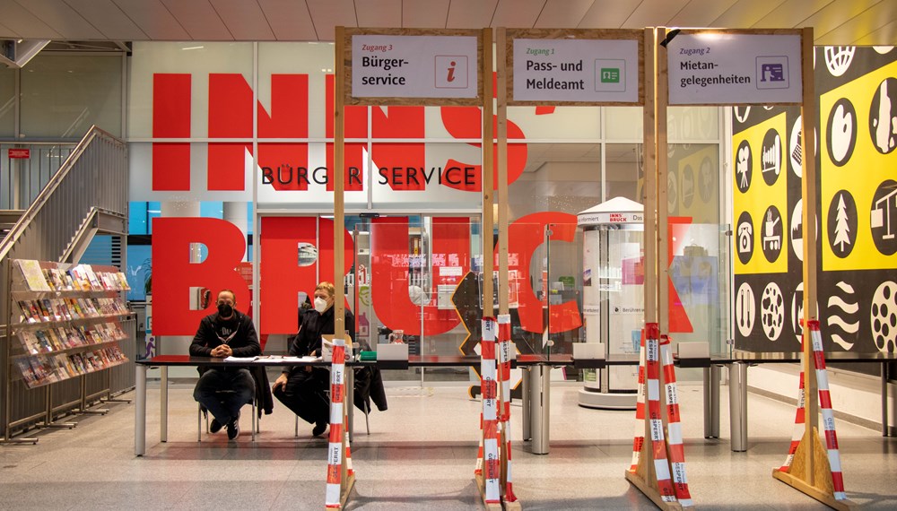 Das Genesungszertifikat kann im Bürgerservice in den RathausGalerien zu verlängerten Zeiten abgeholt werden.