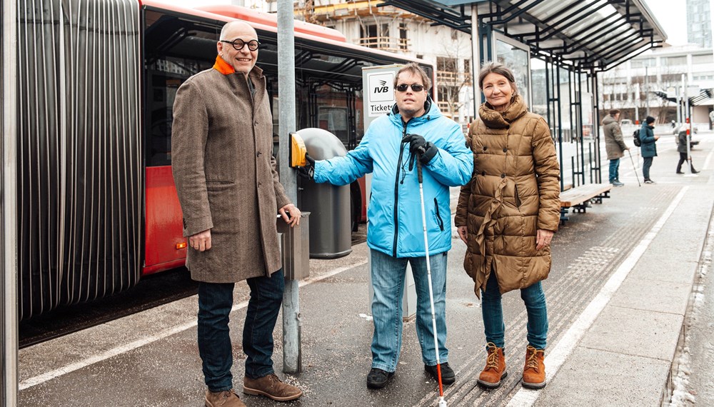 Klares Bekenntnis zu einem barrierefreien Öffi-Verkehr (v.re.): Mobilitätsstadträtin Uschi Schwarzl, BSVT-Verkehrsreferent Michael Berger und IVB-Geschäftsführer Martin Baltes.