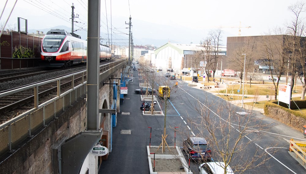 Städtische MitarbeiterInnen sammeln fleißig Bahnkilometer, während die Neugestaltung rund um die Messe in die Zielgerade biegt.