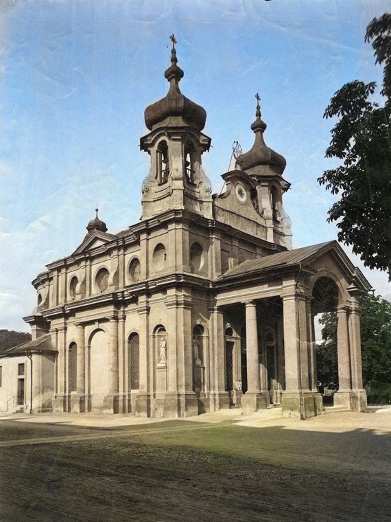 Kolorierte Ansicht der Johanneskirche (Johannes-Nepomuk-Kirche), 1895.