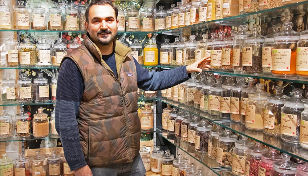 Engin Dogan hat das „Greenroot“, ein nachhaltiges Lebensmittelgeschäft am Marktgraben, aufgebaut.