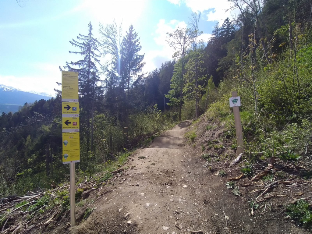 Stadtwaldtrail kreuzt den dem Arzler Alm Trail und steht ab sofort im Testbetrieb zur Verfügung.