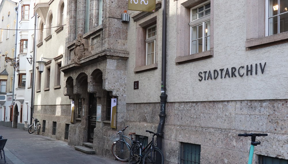 Die Einreichung für die "gedenk_potenziale 2024", eine Förderschiene des Innsbrucker Stadtarchivs/Stadtmuseums, ist ab sofort möglich.