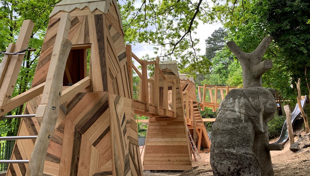 Kleine AbenteurerInnen und KönigInnen können am neueröffneten Spielplatz – im Königreich der Alpen – auf Entdeckungsreisen gehen.