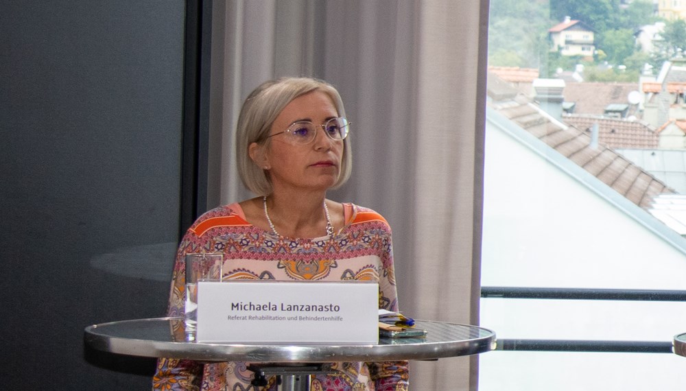 Referatsleiterin Michaela Lanzanasto