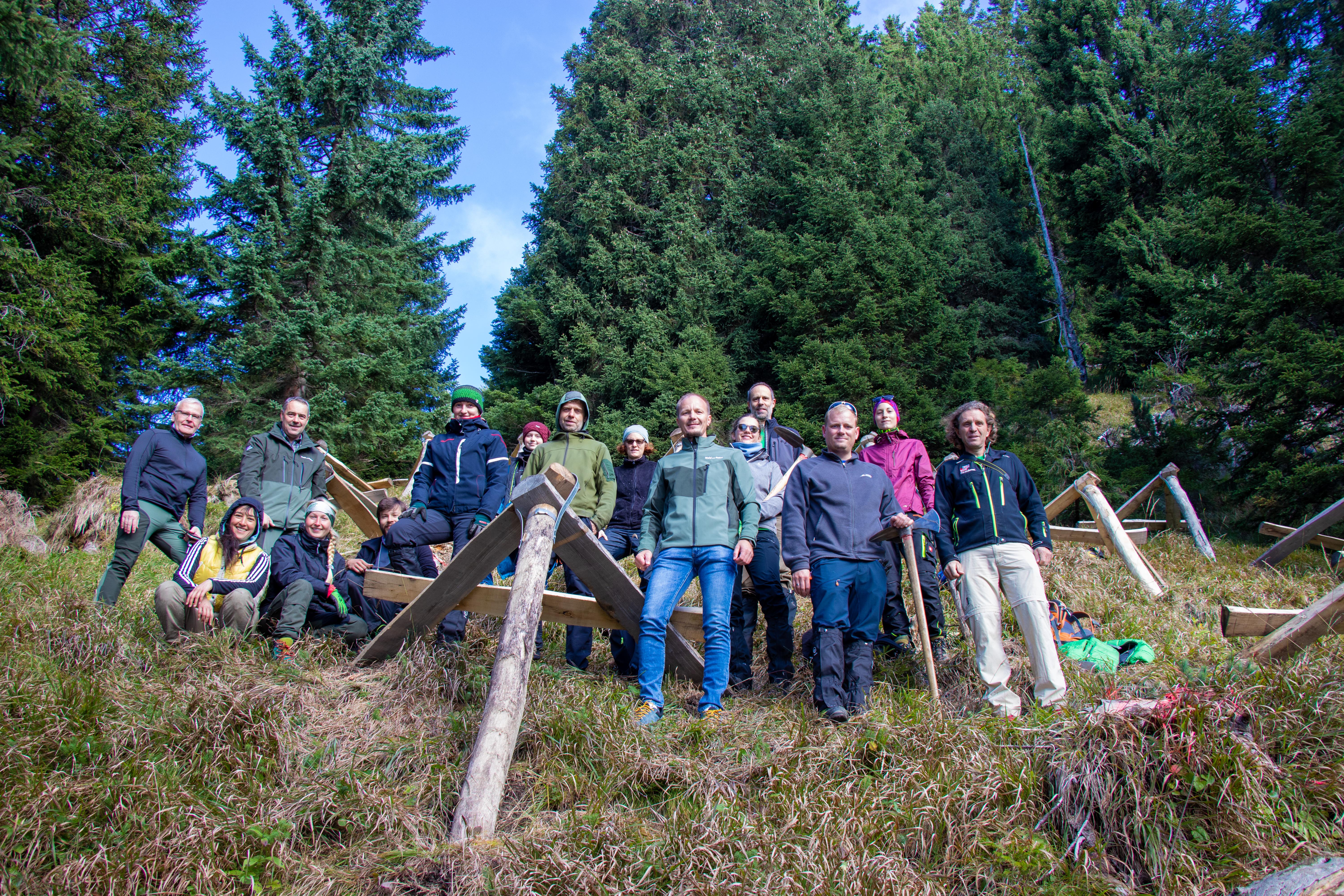 Freiwillige engagieren sich für Erhalt eines klimafitten Schutzwaldes ...