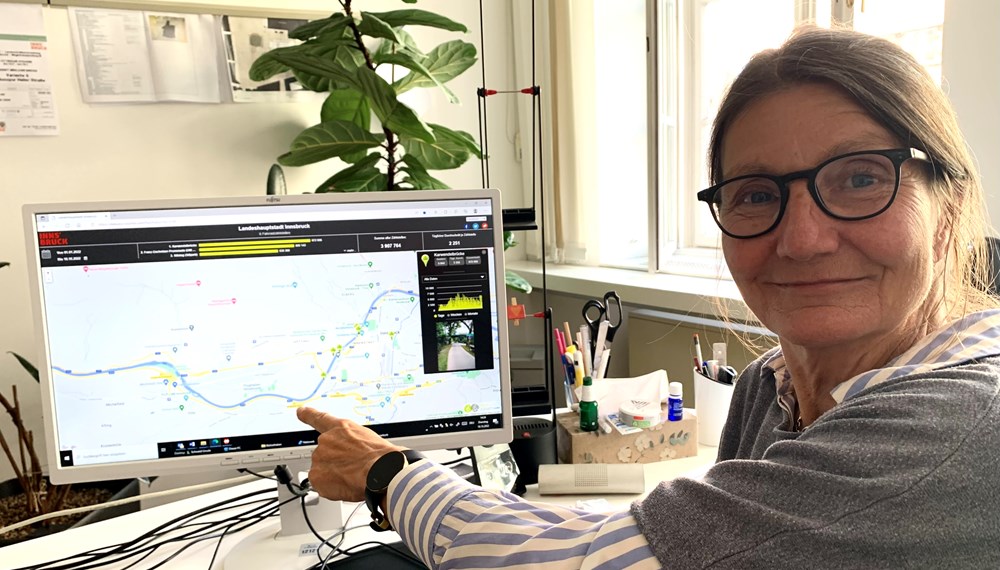 Mobilitätsstadträtin Uschi Schwarzl verfolgt die Entwicklung bei den Innsbrucker Radzählstellen – das können jetzt auch alle interessierten BürgerInnen unter: https://bit.ly/3eARYhB