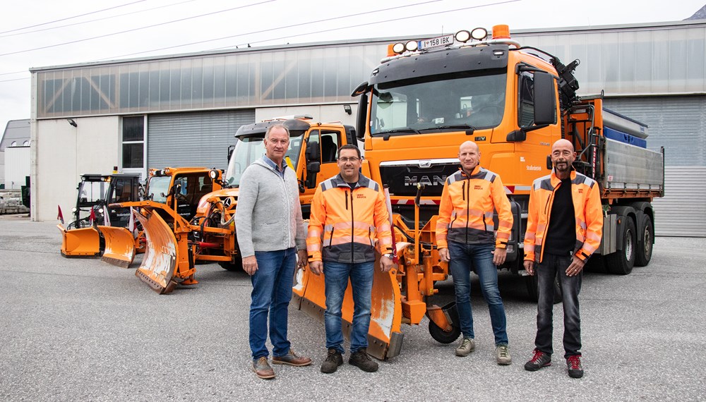 Sind verantwortlich für den Winterdienst der Stadt Innsbruck (v. l.): Straßenbetrieb-Amtsvorstand Peter Hölzl, Werkstättenleiter Dietmar Auer, Straßenmeister Thomas Leyss und Fuhrparkleiter Erwin Weidacher.