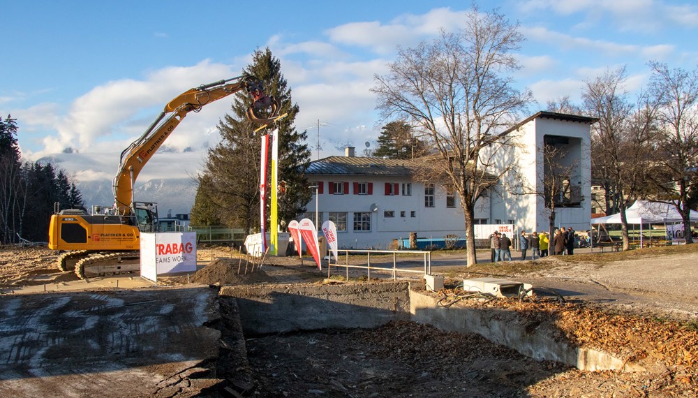 Die neue Sport- und Freizeitanlage wird direkt neben der alten Talstation der Patscherkofelbahn errichtet.