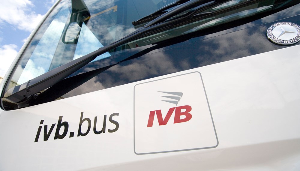 Die IVB sind auf 24 städtischen Linien mit 136 Bussen und 52 Straßenbahnen in Innsbruck unterwegs.