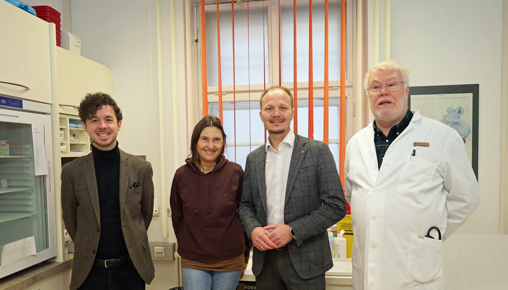Stadtphysikus Hans-Peter Rammer, Vizebürgermeister Johannes Anzengruber, Schulärztin Ingrid Rohracher und der organisatorische Leiter des Gesundheitsamts, Alexander Strobl (v.r.) freuen sich über die gute schulärztliche Versorgung in Innsbruck.