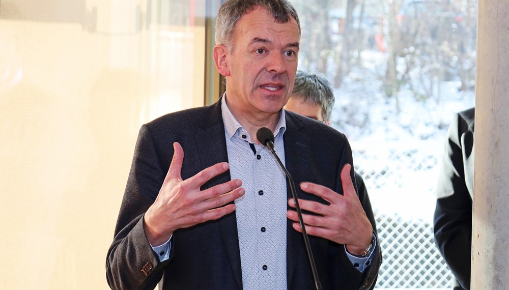 Bürgermeister Georg Willi begrüßte die neuen BewohnerInnen des Hauses in Pradl.