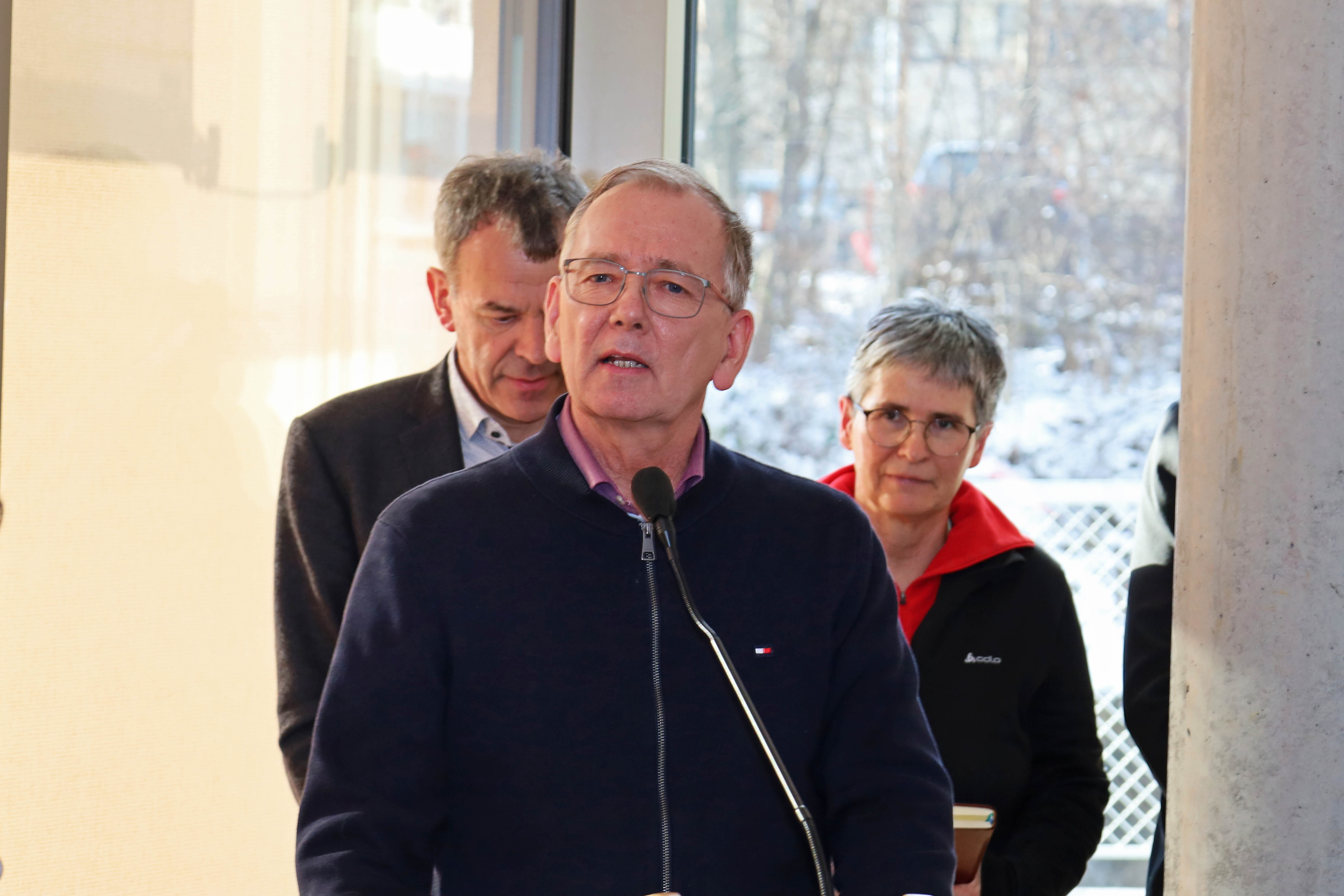 Der neue Wohnraum an der Sill wurde bei der Feier multireligiös eingeweiht und gesegnet.