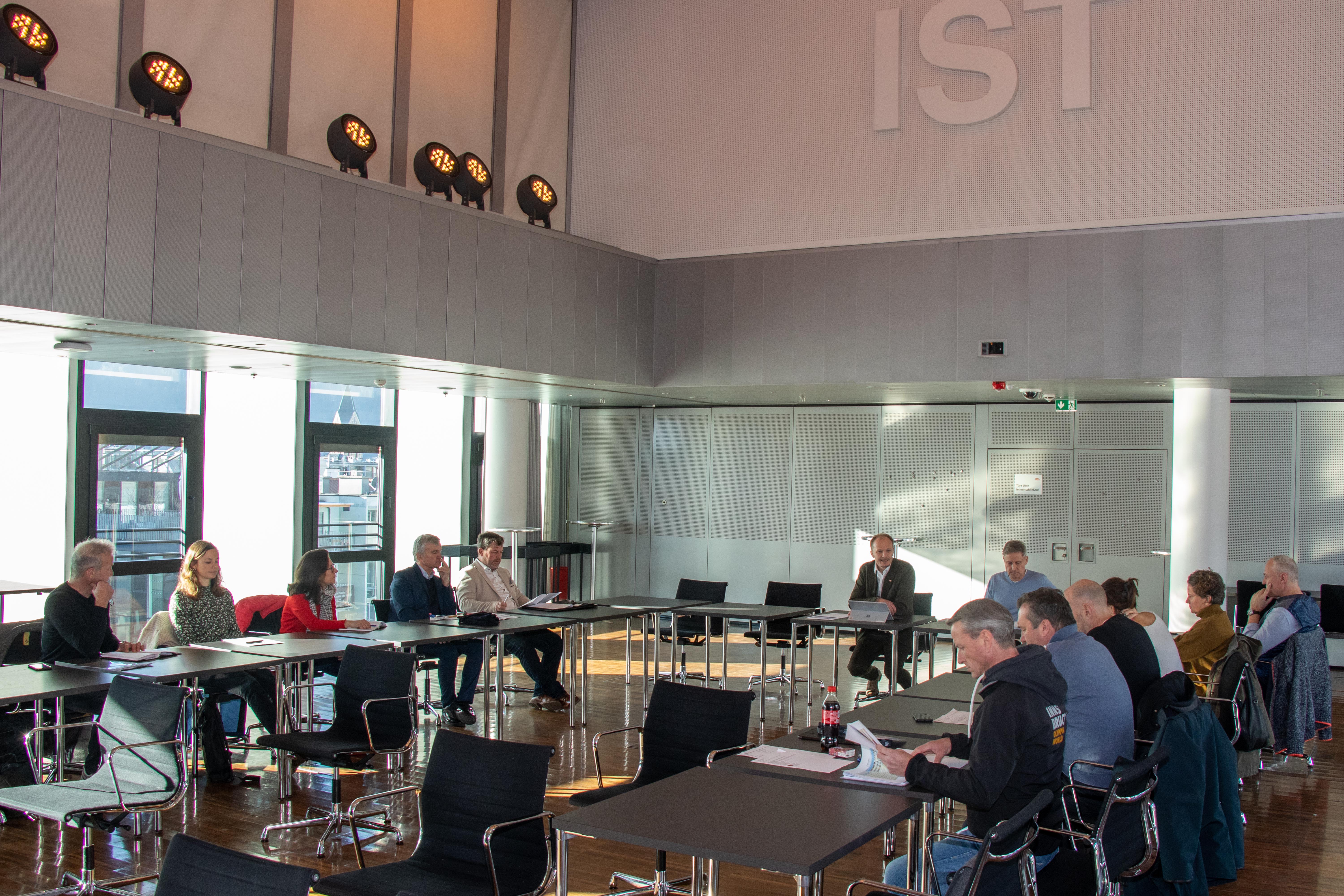 Im Austausch des Vizebürgermeisters mit den für Veranstaltung zuständigen städtischen Ämtern und Beteiligungen konnte festgestellt werden, dass die Buchungslage für Veranstaltungen im heurigen Jahr sehr positiv ist.