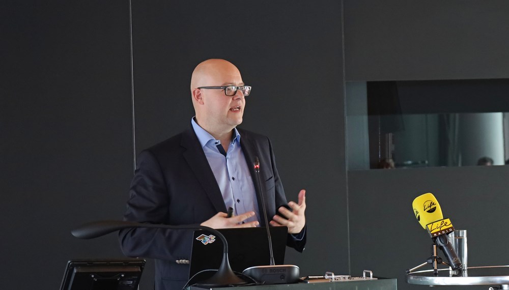 Leonhard Dobusch, Universitätsprofessor für Betriebswirtschaftslehre, stellte die Machbarkeitsstudie vor.