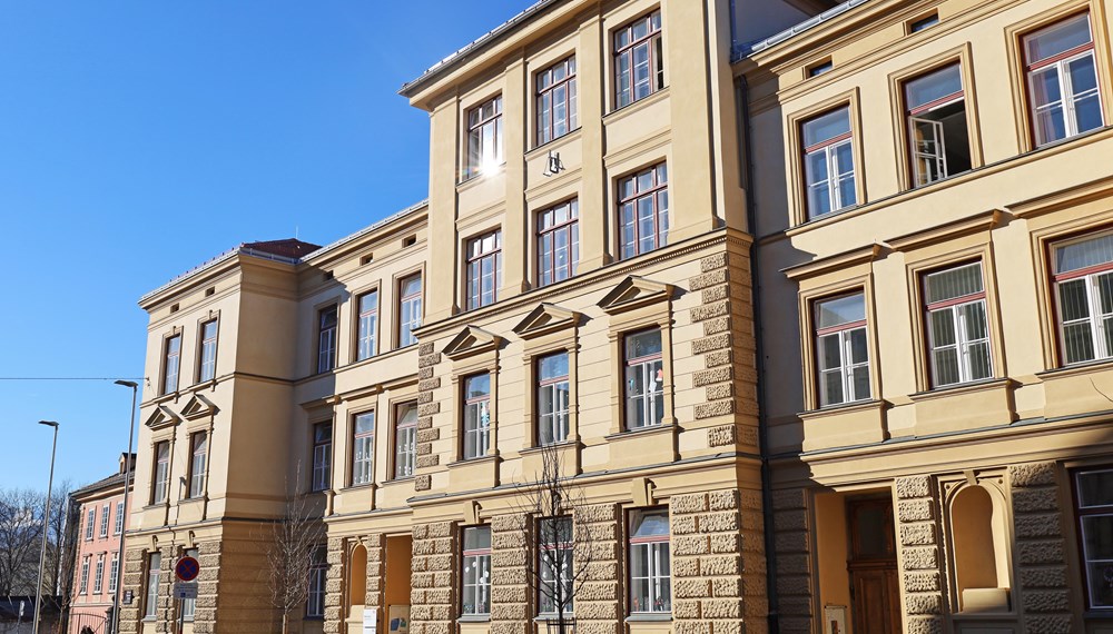 Der Schulcampus Wilten in der Leopoldstraße