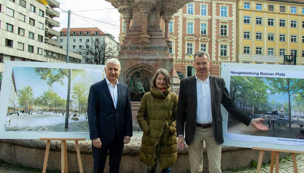 Bürgermeister Georg Willi, Stadträtin Uschi Schwarzl und der Leiter des Amtes für Tiefbau Walter Zimmeter (l.) präsentierten das Projekt für den Bozner Platz noch einmal direkt vor Ort. Am 23. März wird der Gemeinderat über die Umsetzung entscheiden.