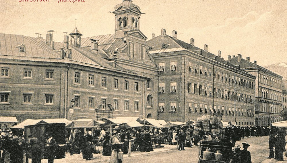 Marktplatz mit Ursulinenkirche, ohne Datum.