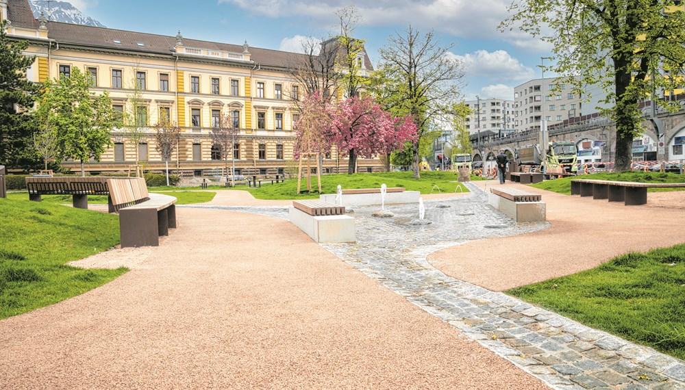 Kühlung durch Wasser und Bäume: Das Projekt Cool-INN bei der Messe Innsbruck ist ein Vorzeigebeispiel für eine effiziente Anpassungsmaßnahme, die aus der Stadtklimaanalyse hervorgegangen ist.