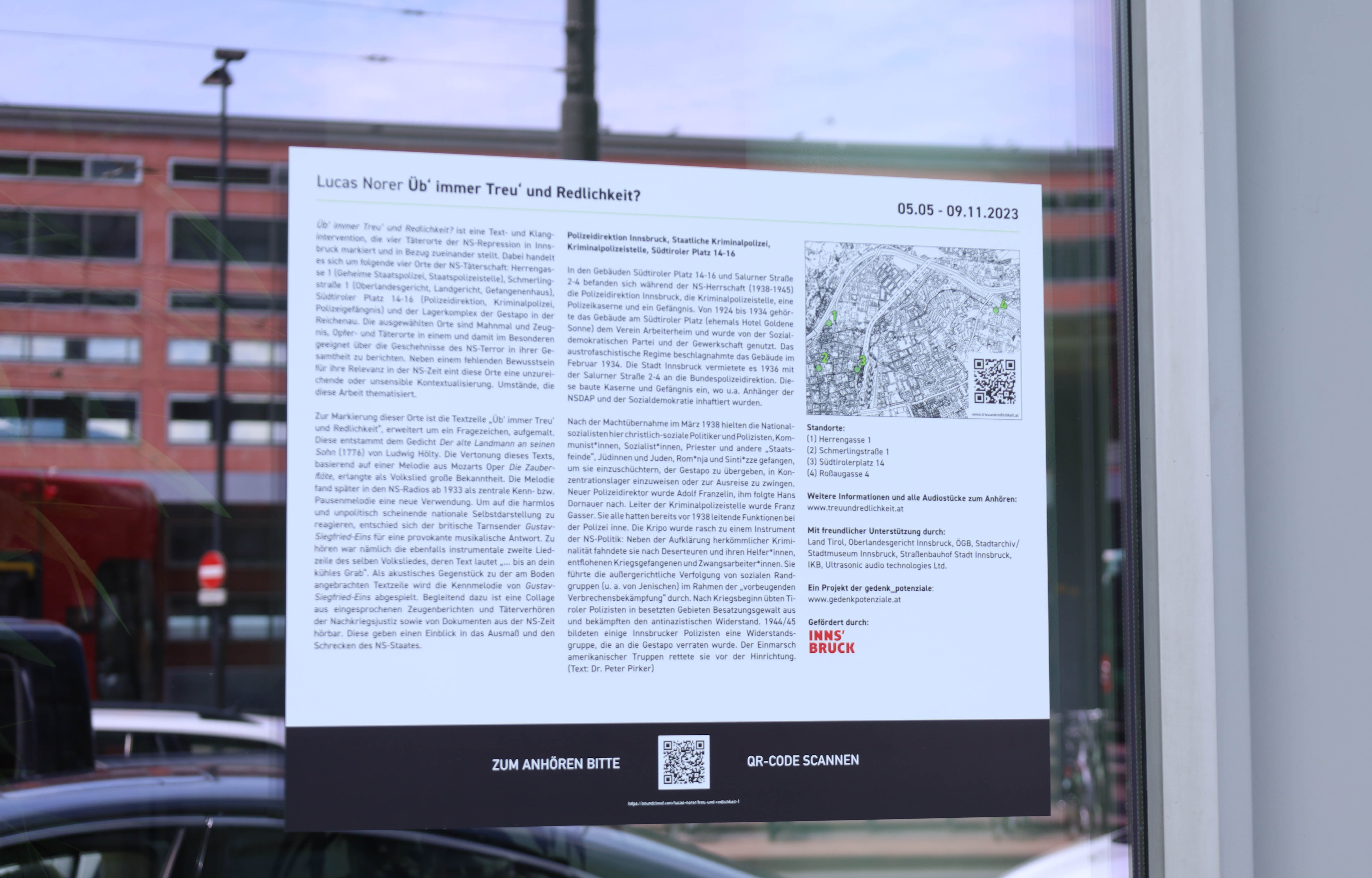 Am Standort Südtiroler Platz 14-16 sind die historischen Hintergründe via QR-Code abrufbar.