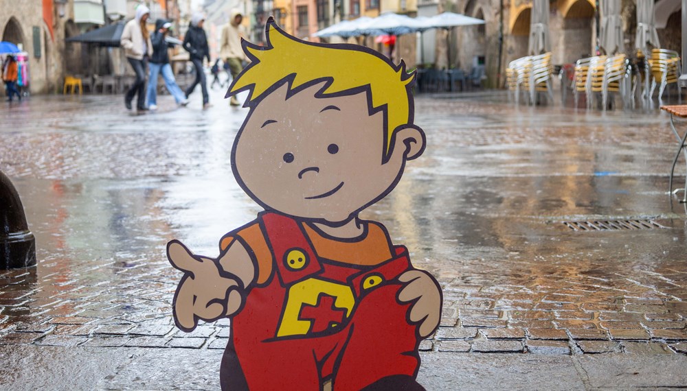"Peterle" freut sich auf viele junge BesucherInnen in der Innsbrucker Altstadt.