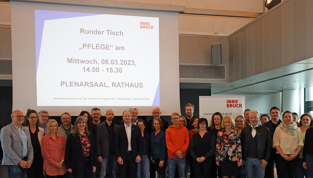 Beim Runden Tisch "Pflege" verständigten sich die TeilnehmerInnen darauf, an einer Leitlinie zur Zukunft der Pflege mitzuwirken.
