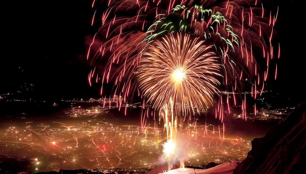 Zum Jahreswechsel wird gefeiert - für die Sicherheit der Bevölkerung sind an Silvester und Neujahr zahlreiche Einsatzkräfte und städtische Mitarbeitende im Dienst.